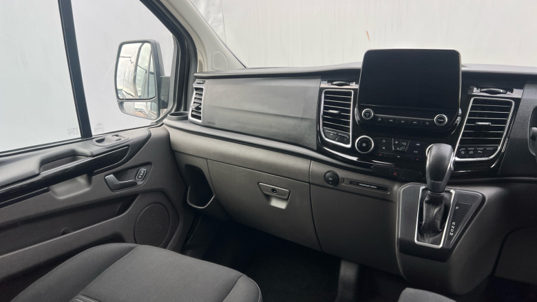 Ford Transit Custom 300 L1 Diesel Fwd 2.0 EcoBlue 130ps Low Roof D/Cab Limited Van Auto